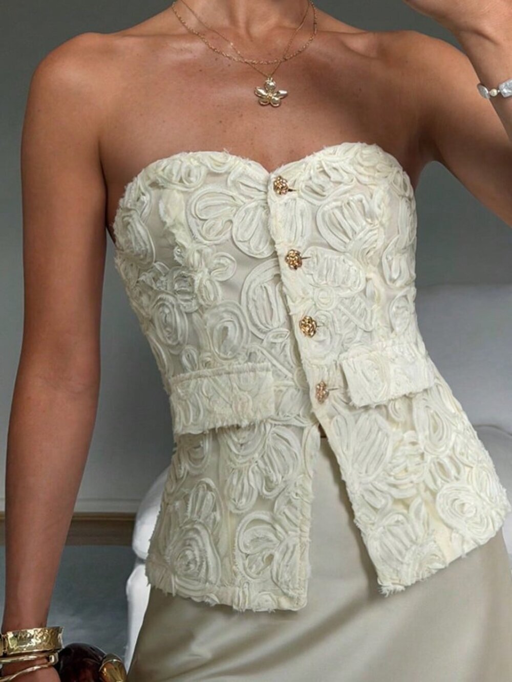 Apricot Elegant Women's 3D Floral Lace Sleeveless Top